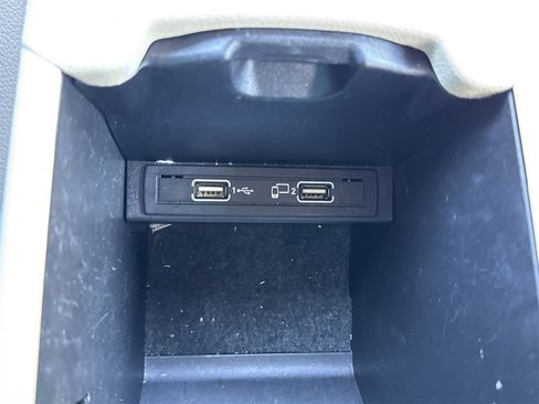 Used 2016 Mercedes-Benz GLA 250 GLA 250 image 32