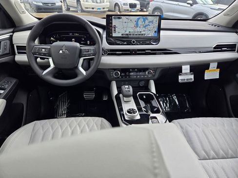 New 2026 Mitsubishi Outlander SEL AWD/4WD image 16