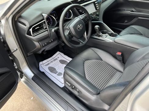 Used 2020 Toyota Camry SE FWD image 10