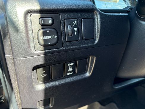 Used 2014 Toyota 4Runner SR5 AWD/4WD image 9