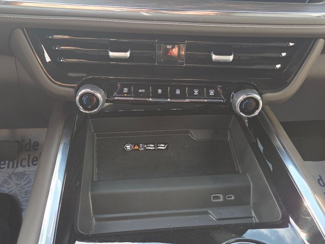 Used 2025 Chevrolet Tahoe Z71 w/ Comfort Package AWD/4WD image 10
