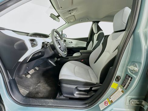 Used 2016 Toyota Prius Two image 13