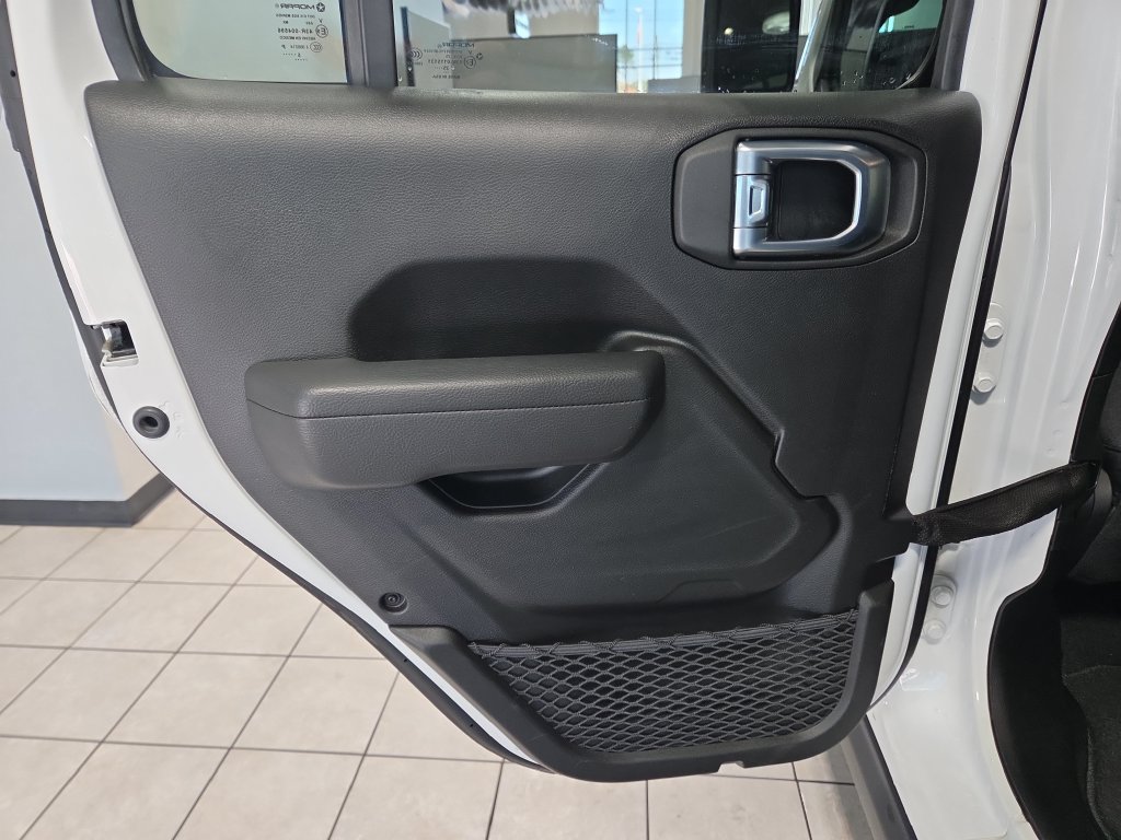 Used 2026 Jeep Wrangler Unlimited Rubicon AWD/4WD image 30