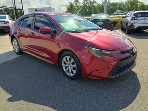 Used 2023 Toyota Corolla LE FWD image 3