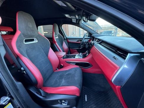 Used 2023 Jaguar F-PACE SVR image 15