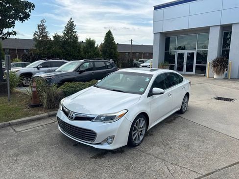 Used 2014 Toyota Avalon XLE Touring FWD image 3