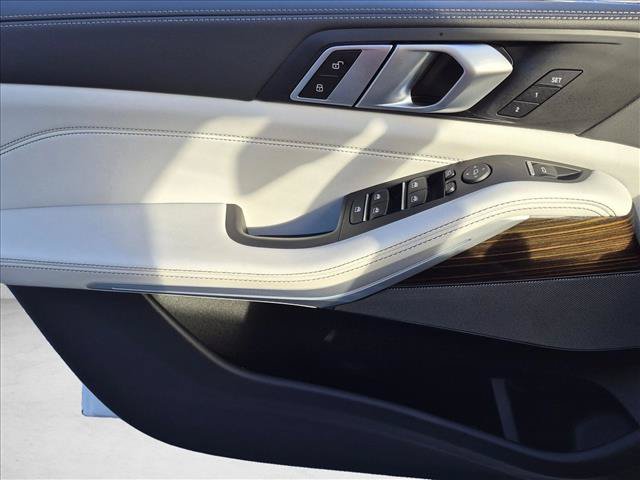 Certified 2025 BMW X5 sDrive40i w/ Premium Package RWD image 9