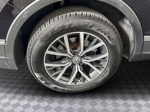 Used 2020 Volkswagen Tiguan SE image 33