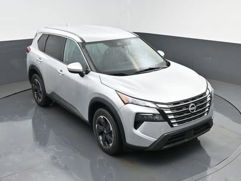 Used 2024 Nissan Rogue SV AWD/4WD image 19
