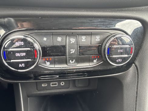 Used 2023 Buick Encore GX Essence w/ Advanced Technology Package image 27