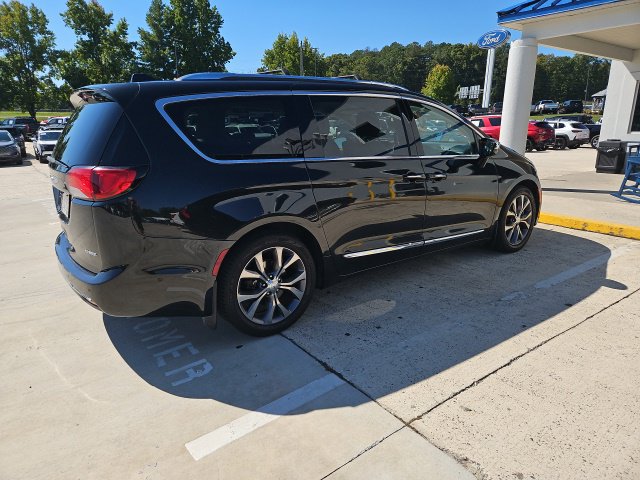 Used 2017 Chrysler Pacifica Limited FWD image 15
