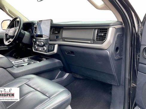 Certified 2024 Ford Expedition XLT image 16
