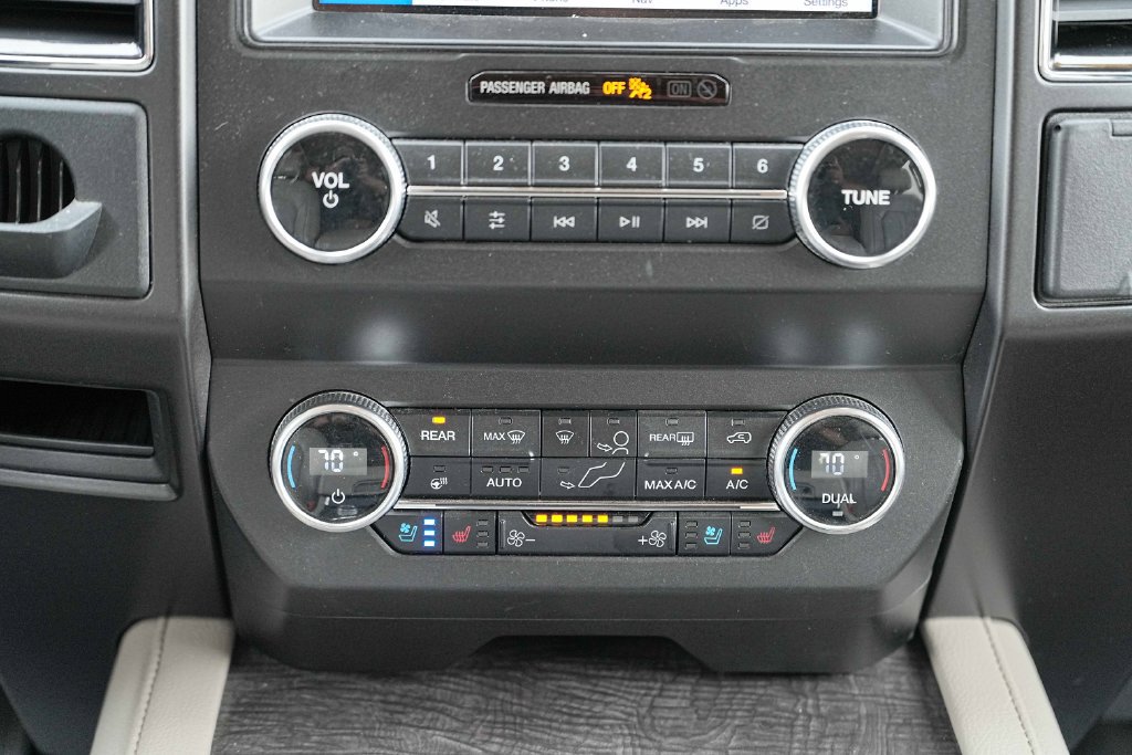 Used 2019 Ford Expedition Limited w/ Equipment Group 302A AWD/4WD image 33
