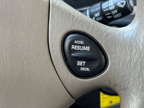 Used 2002 Chevrolet Malibu V6 w/ Preferred Equipment Group 1 FWD image 23