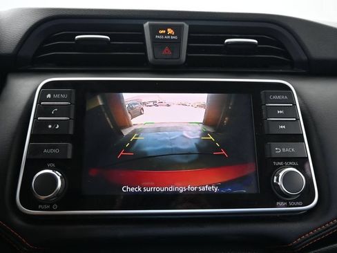Used 2020 Nissan Versa SR FWD image 31