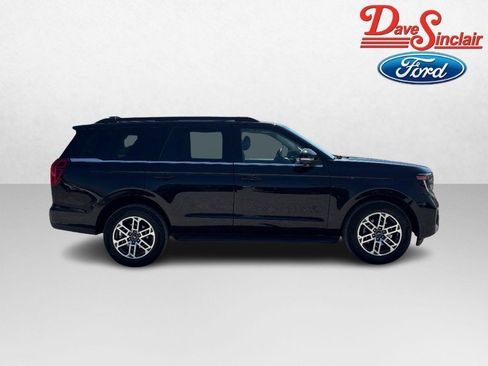Used 2025 Ford Expedition Active AWD/4WD image 5