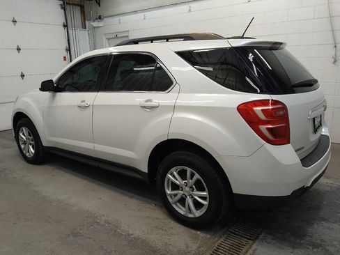 Used 2017 Chevrolet Equinox LT w/ Convenience Package FWD image 3