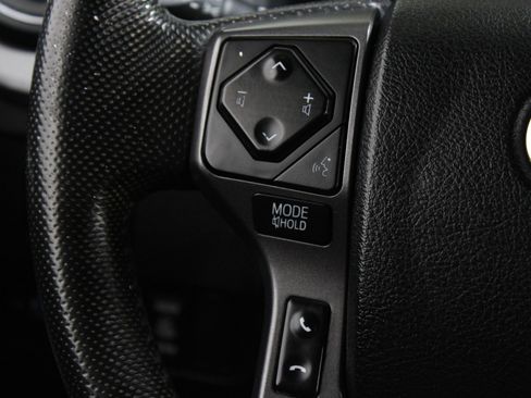 Used 2022 Toyota Tacoma TRD Sport image 10