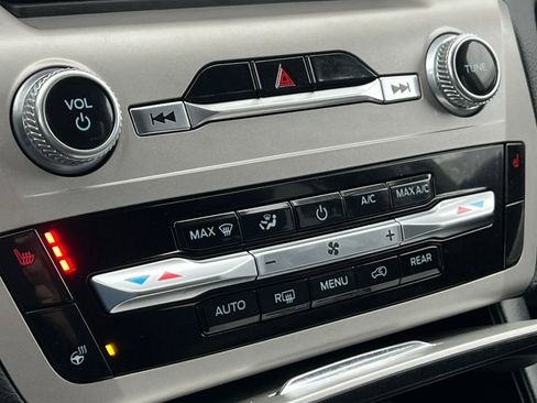 Certified 2022 Ford Explorer XLT w/ Equipment Group 202A image 25