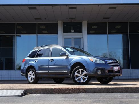 Used 2013 Subaru Outback 2.5i Premium image 2