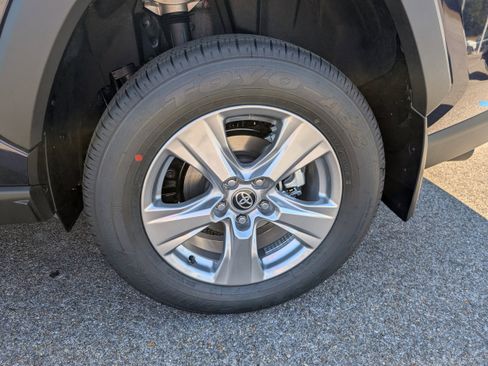 New 2025 Toyota RAV4 XLE image 29