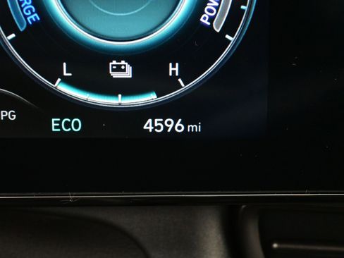 Certified 2025 Hyundai Elantra SEL image 24