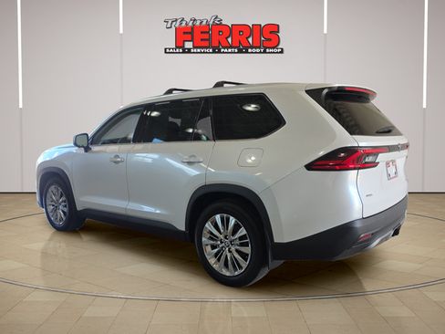 Used 2025 Toyota Grand Highlander AWD image 7