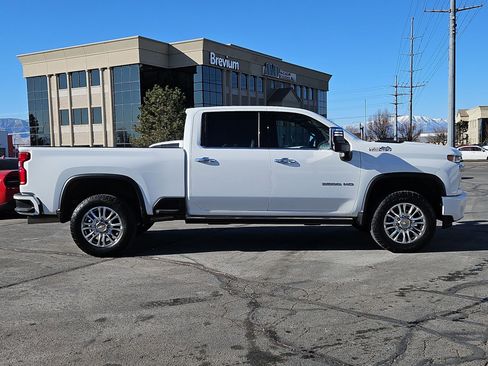 Used 2022 Chevrolet Silverado 3500 High Country w/ Z71 Off-Road Package image 2