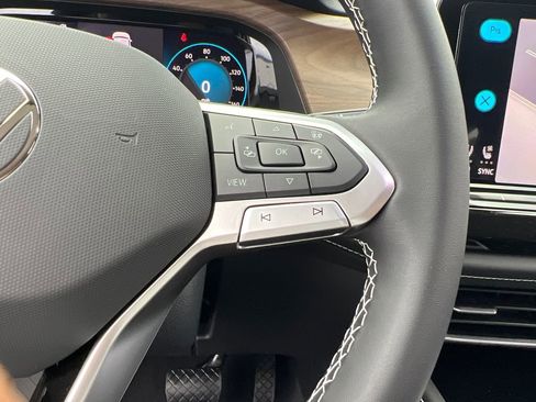 New 2026 Volkswagen Atlas SE image 28