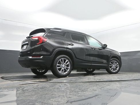 Used 2024 GMC Terrain SLT image 36