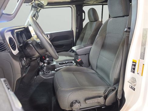 Certified 2025 Jeep Gladiator Sport AWD/4WD image 11