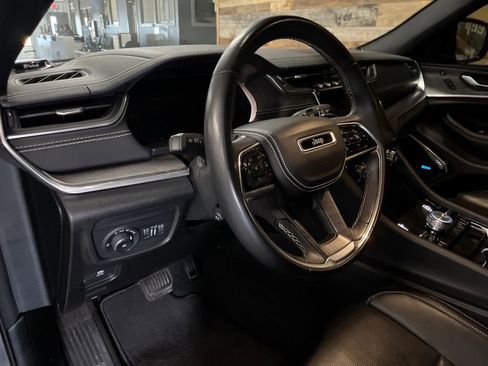Used 2022 Jeep Grand Cherokee L Overland w/ Luxury Tech Group IV AWD/4WD image 14