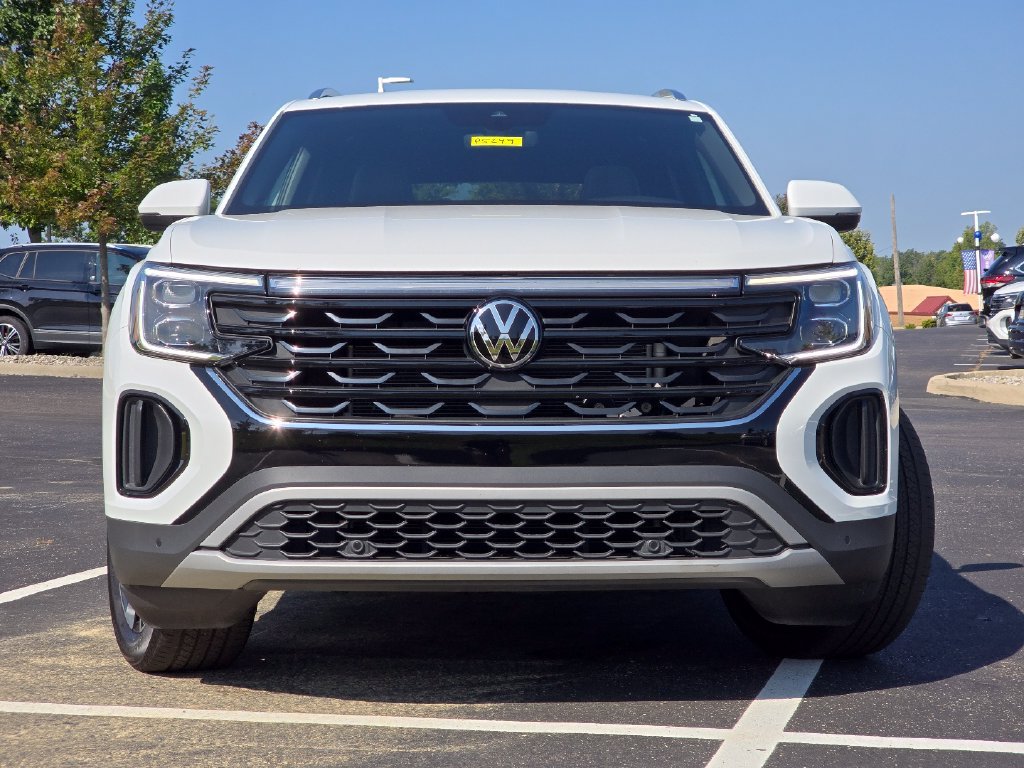 Used 2024 Volkswagen Atlas Cross Sport SE w/ Panoramic Sunroof Package AWD/4WD image 19