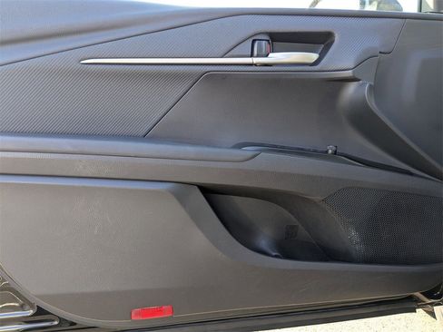 Used 2025 Toyota Camry SE image 13