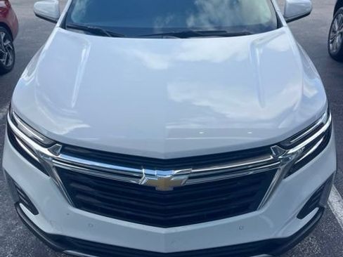 Used 2022 Chevrolet Equinox LT FWD image 2