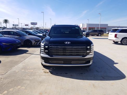 Used 2026 Hyundai Palisade Calligraphy image 2