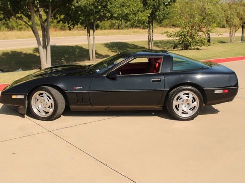 Used 1990 Chevrolet Corvette ZR-1 RWD image 5