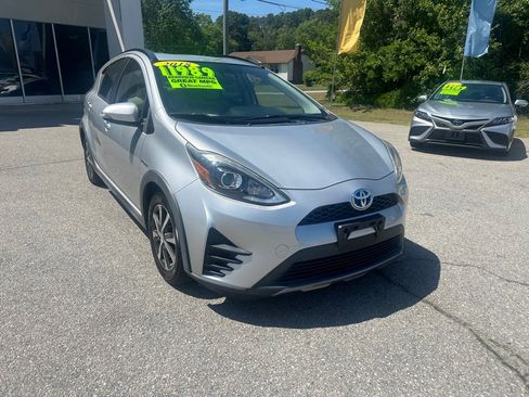 Used 2018 Toyota Prius C One FWD image 7