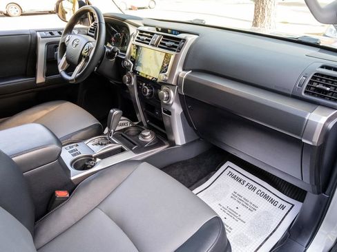 Used 2022 Toyota 4Runner SR5 Premium w/ Moonroof Package AWD/4WD image 27