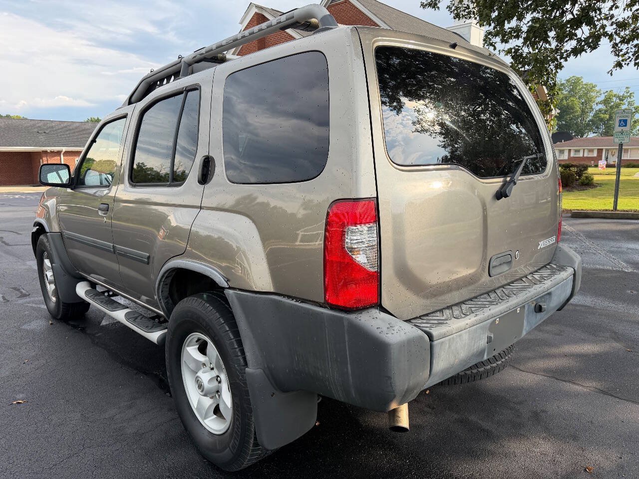 Used 2004 Nissan Xterra XE AWD/4WD image 5