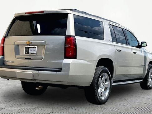 Used 2017 Chevrolet Suburban LT RWD image 13