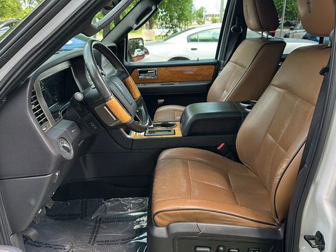 Used 2014 Lincoln Navigator 4WD w/ Equipment Group 101A image 13