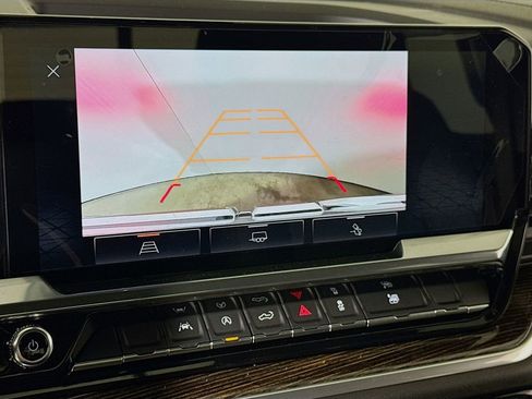 New 2026 GMC Sierra 1500 SLE w/ Preferred Package image 9