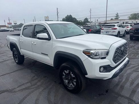 Used 2021 Toyota Tacoma TRD Off-Road w/ Technology Package RWD image 14
