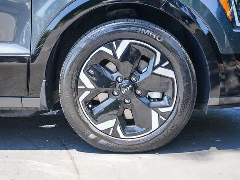 Used 2023 Kia Niro Wind FWD image 9