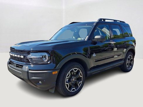 Used 2025 Ford Bronco Sport Outer Banks w/ Outer Banks Tech Package+ AWD/4WD image 3