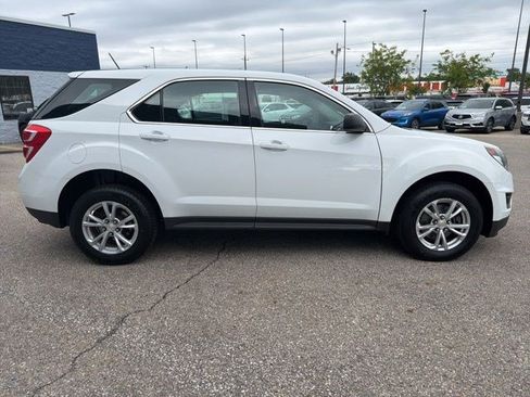 Used 2017 Chevrolet Equinox LS AWD/4WD image 6