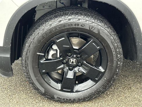 Used 2025 Honda Ridgeline Black Edition image 10