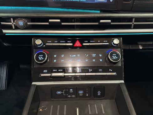 Used 2024 Hyundai Santa Fe Limited image 20