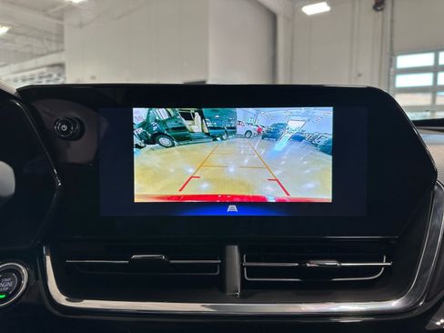 Used 2025 Chevrolet Trax RS w/ Driver Confidence Package image 27